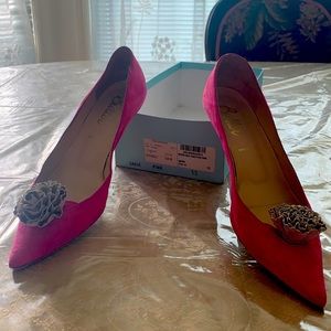 Women shoes size 12 fits 10.5 pink suede leather, golden kitten heel 1.5”